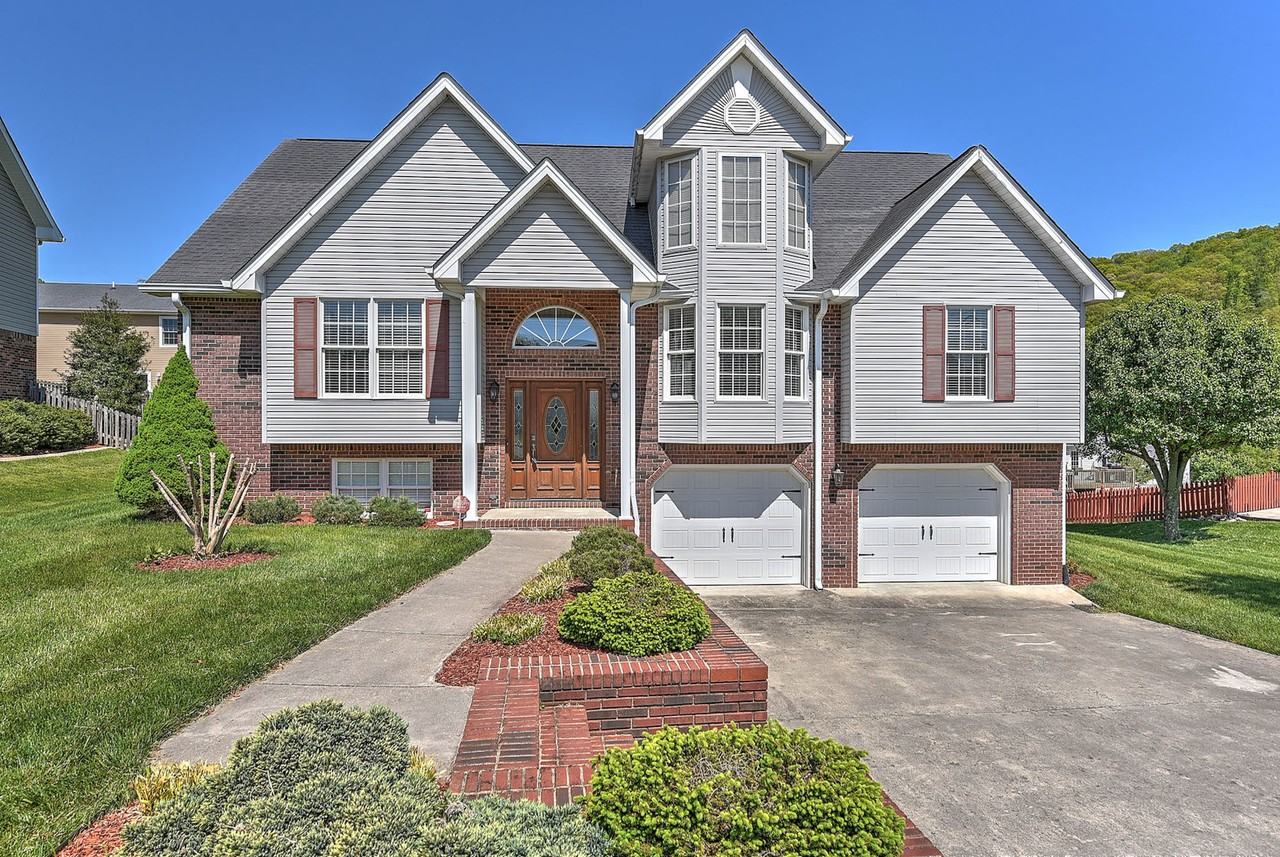 4532 Palomino Dr - Photo 3 of 46