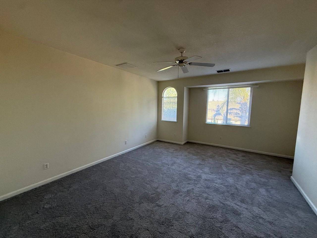 10335 Frank Greg Way - Photo 5 of 20