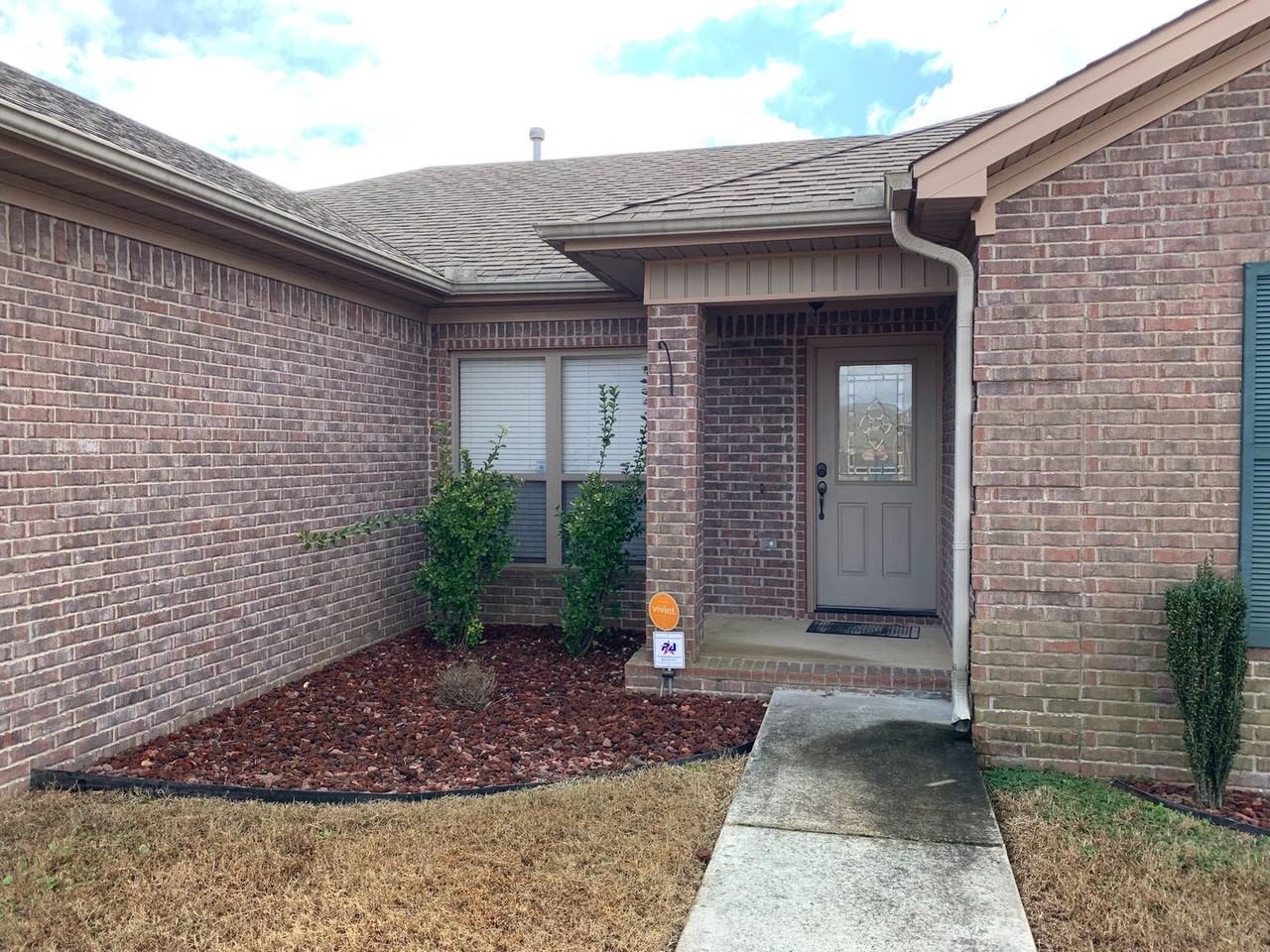 1001 Mesquite Trl - Photo 2 of 24