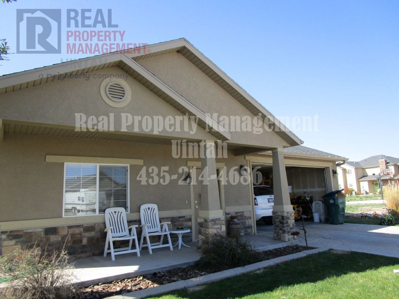 430 E 700 S - Photo 2 of 9
