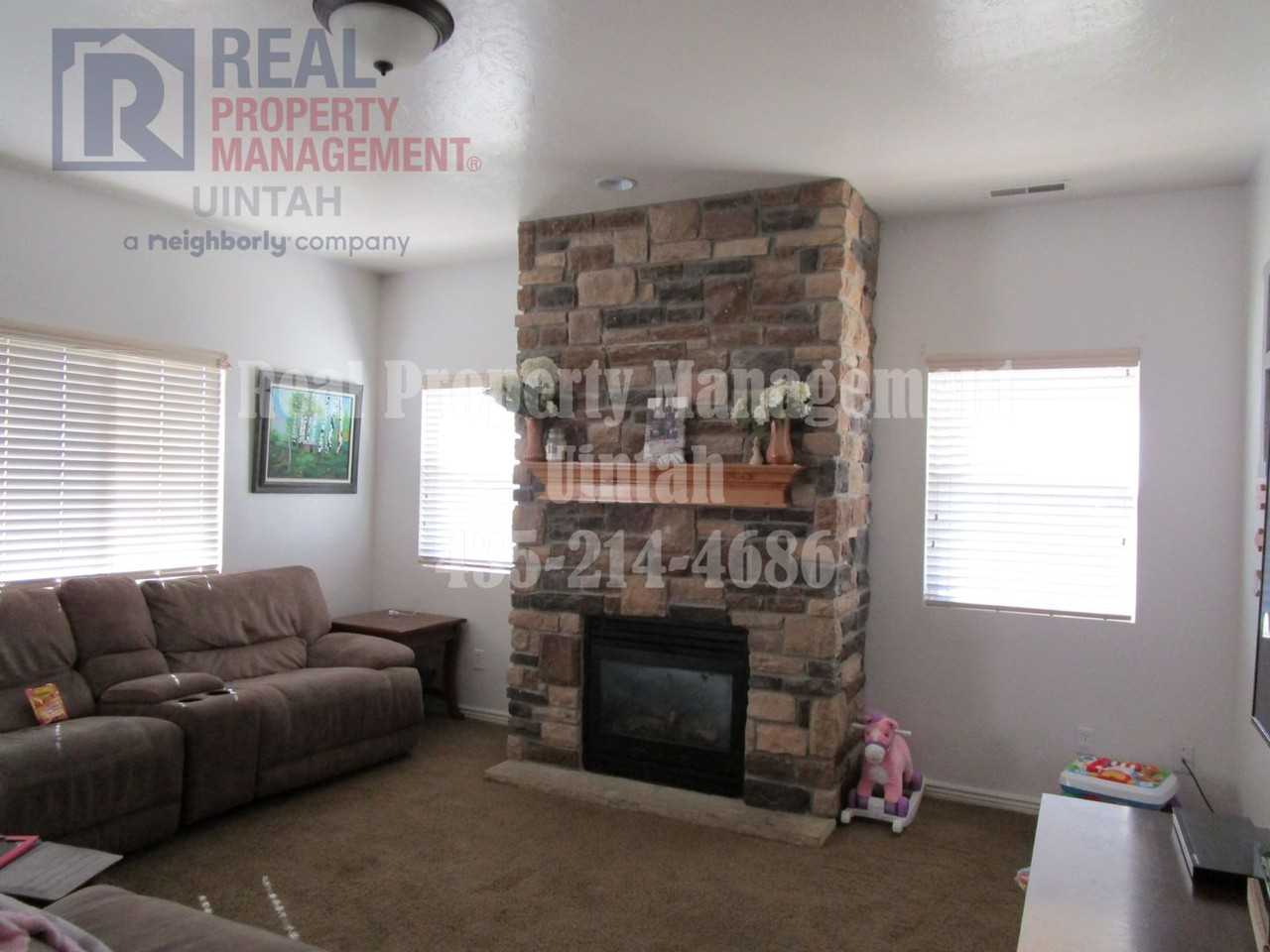430 E 700 S - Photo 3 of 9