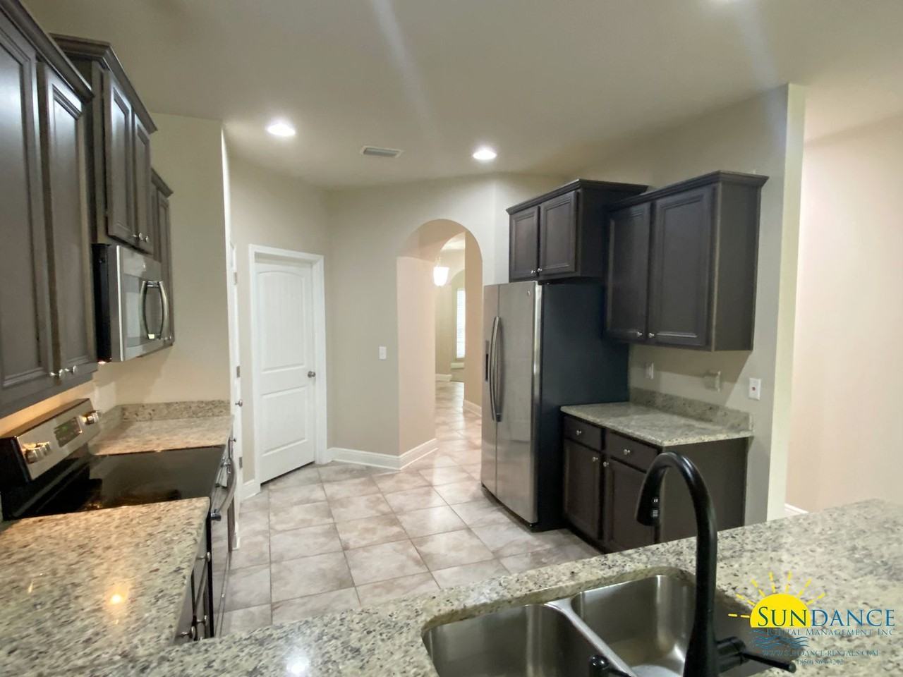 1712 Brantley Dr - Photo 4 of 12