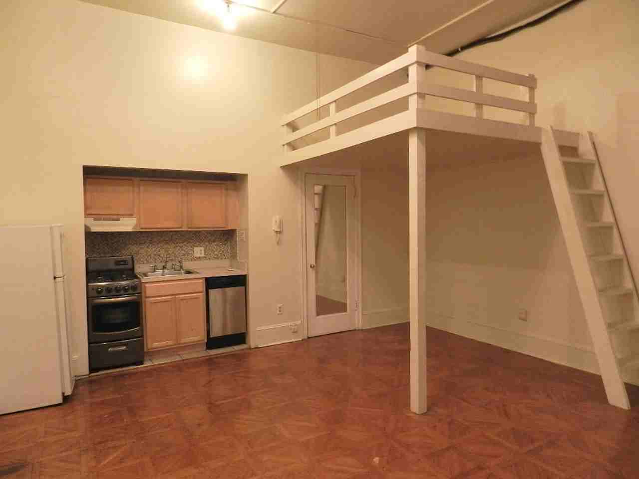 1722 Spruce St - Photo 2 of 6