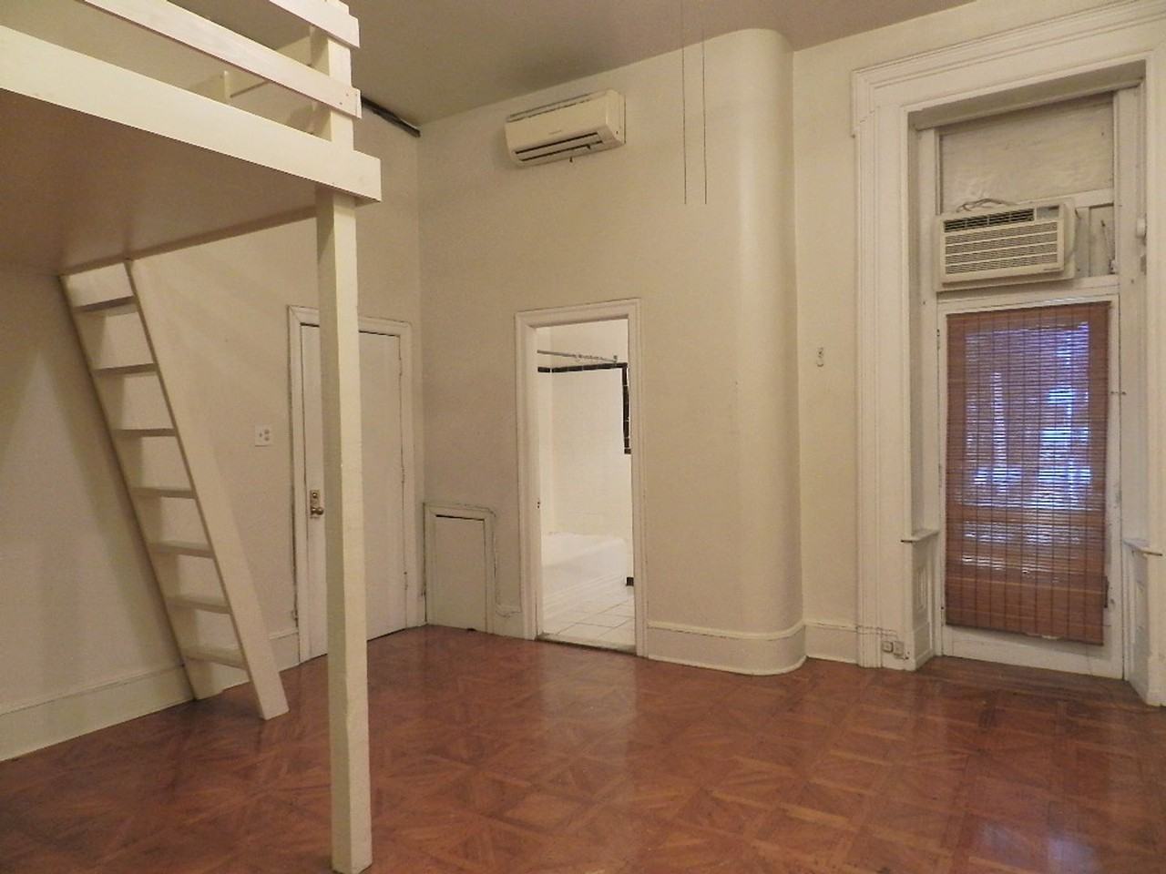 1722 Spruce St - Photo 4 of 6
