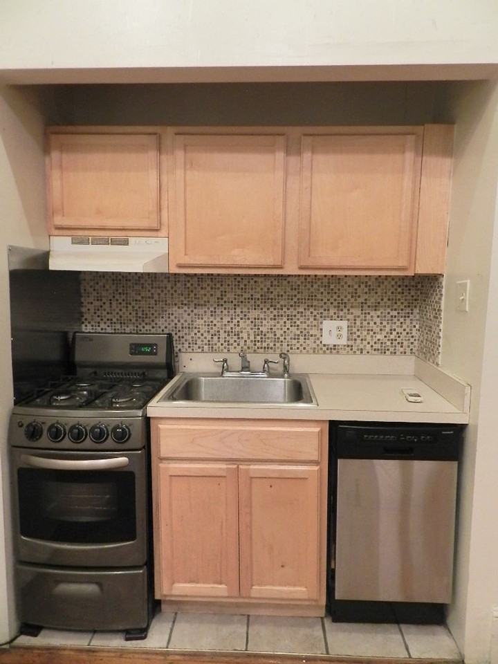1722 Spruce St - Photo 5 of 6