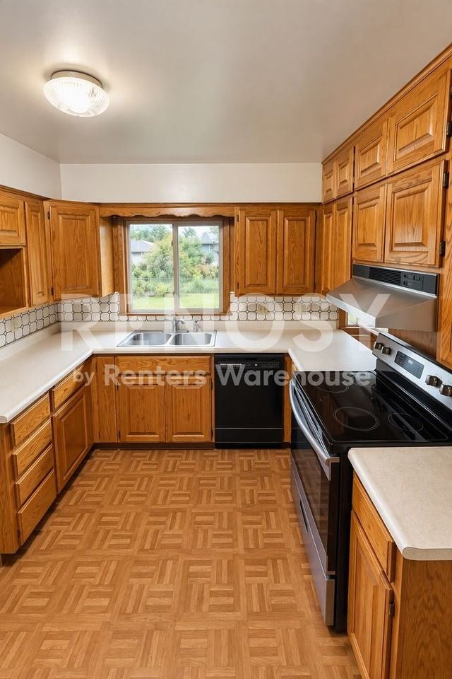 8821 62nd Ave N - Photo 3 of 16