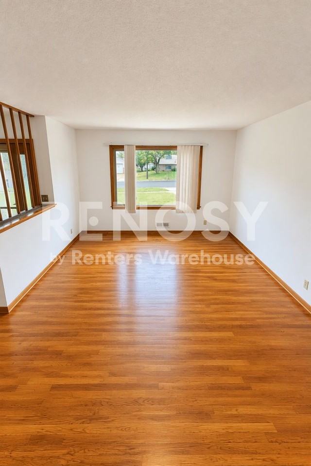 8821 62nd Ave N - Photo 6 of 16