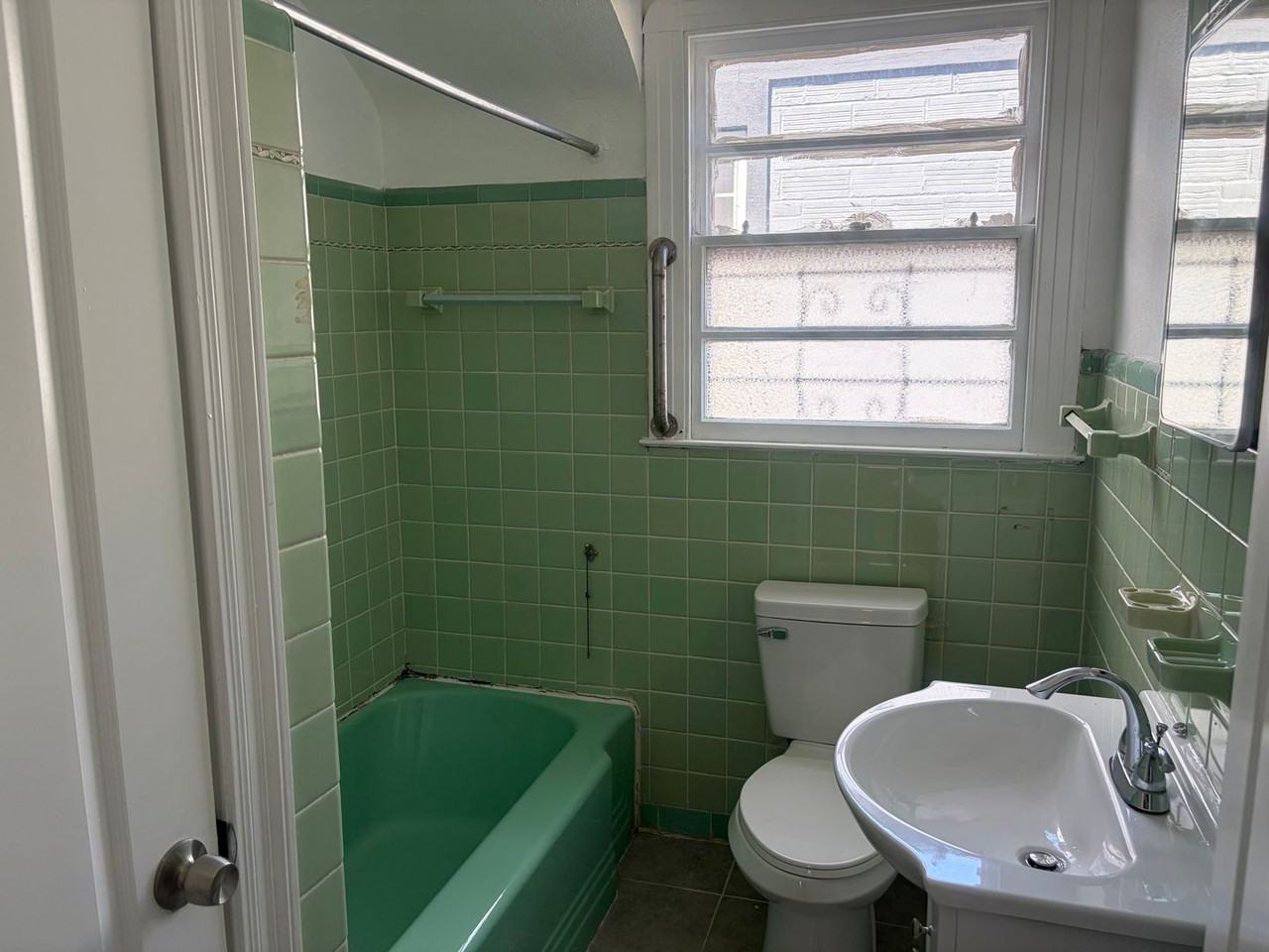 3317 Pauger St - Photo 6 of 10