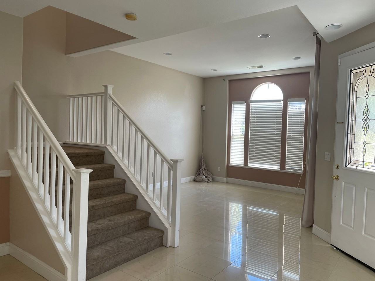 2385 Saffron Ct - Photo 4 of 13