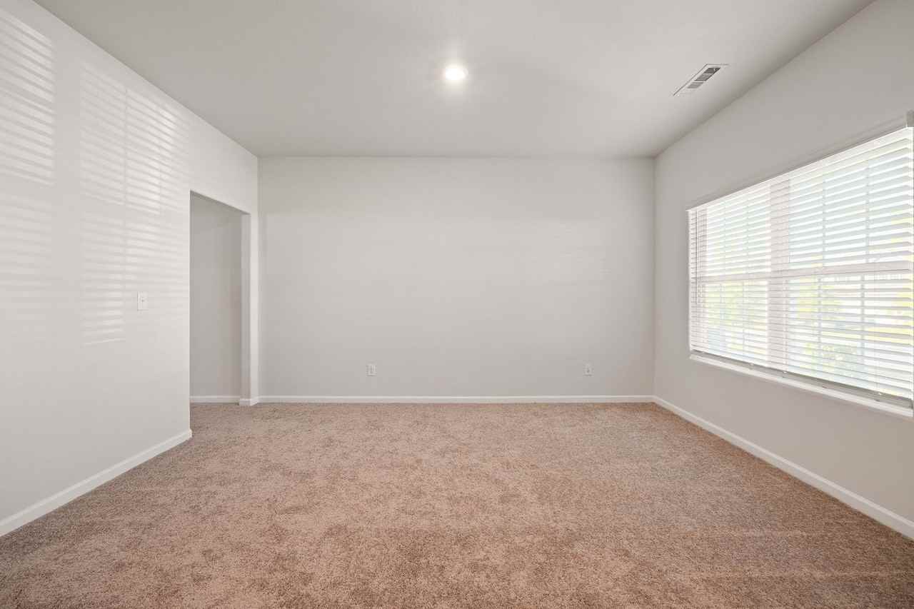 1215 Culver Spring Way - Photo 6 of 38