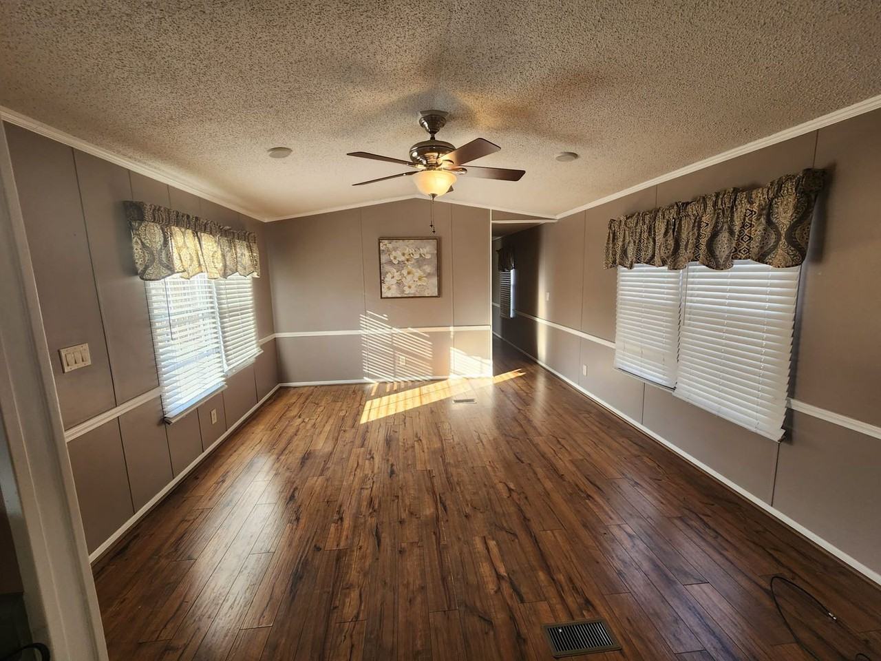 375 Sunset Ave - Photo 4 of 14