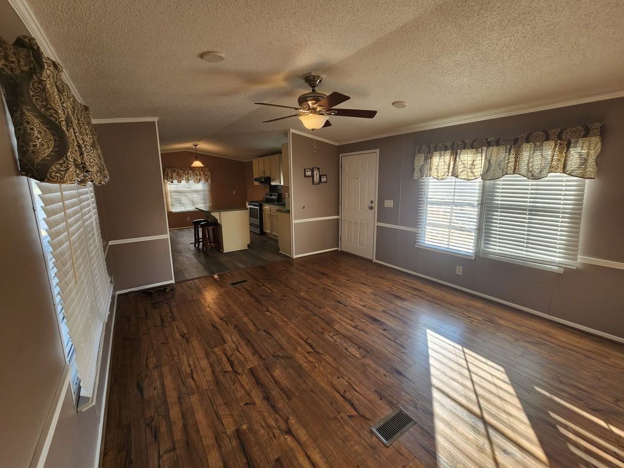 375 Sunset Ave - Photo 5 of 14