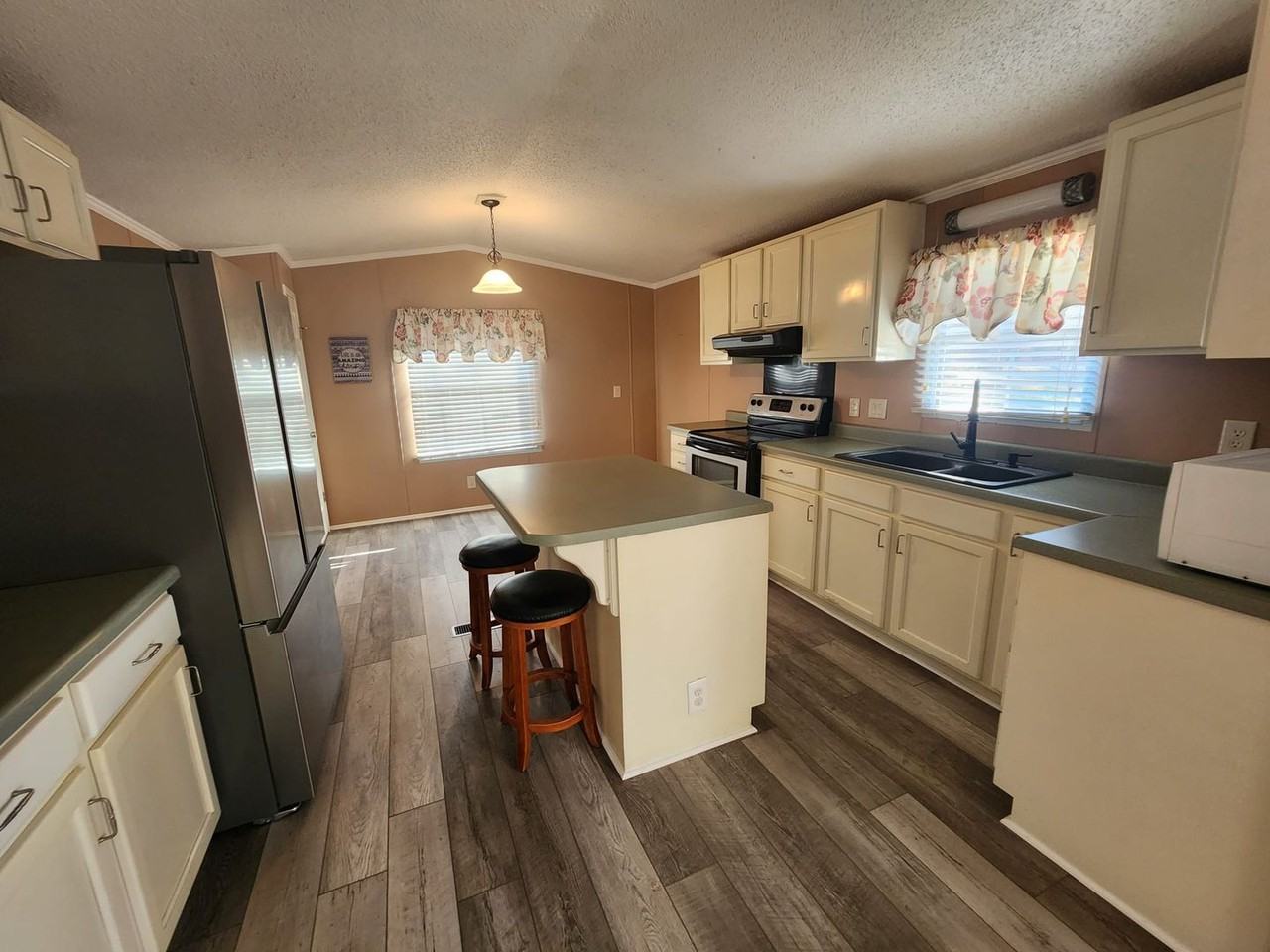 375 Sunset Ave - Photo 6 of 14