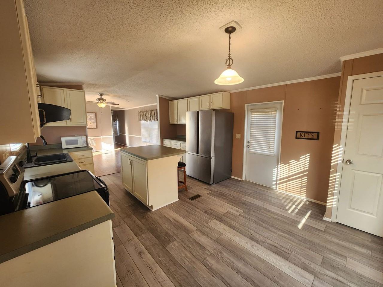 375 Sunset Ave - Photo 7 of 14