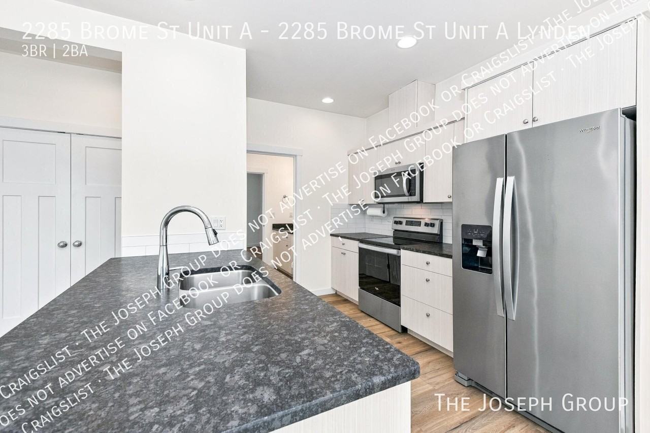2285 Brome St Unit A - Photo 4 of 18