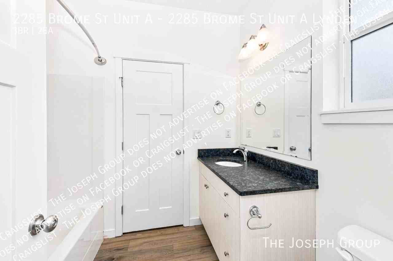 2285 Brome St Unit A - Photo 7 of 18