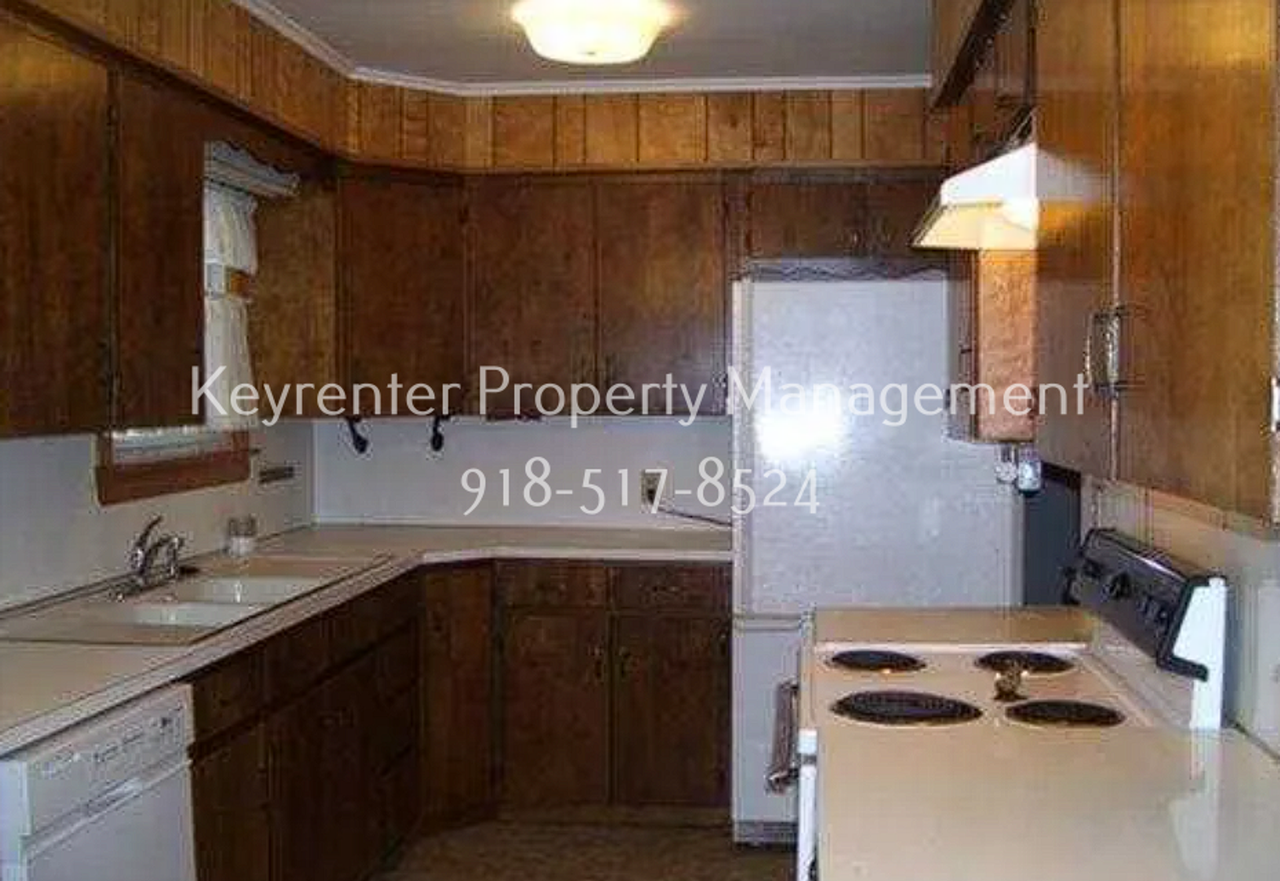 7887 E Jasper St - Photo 2 of 6
