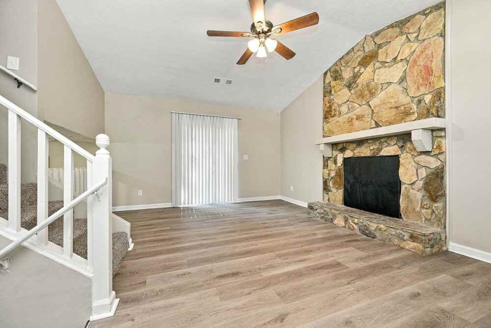 4839 Mainstreet Valley Trce - Photo 5 of 17