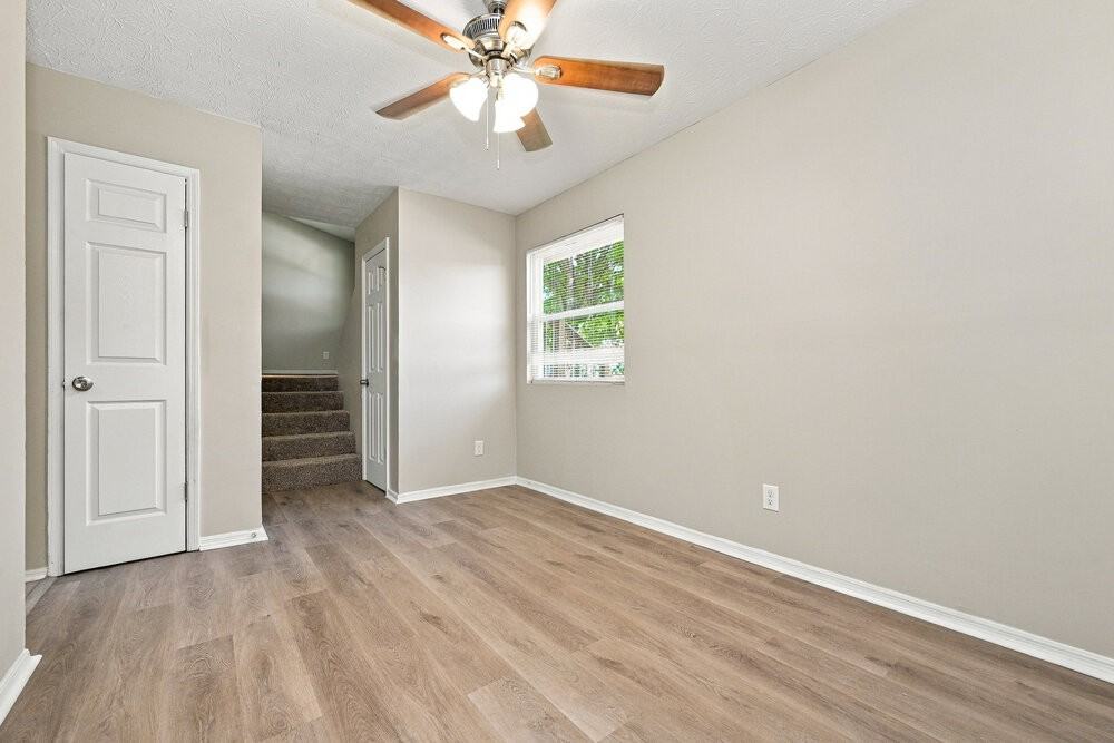 4839 Mainstreet Valley Trce - Photo 6 of 17