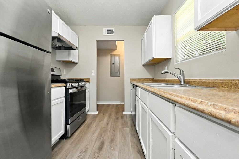 4839 Mainstreet Valley Trce - Photo 7 of 17