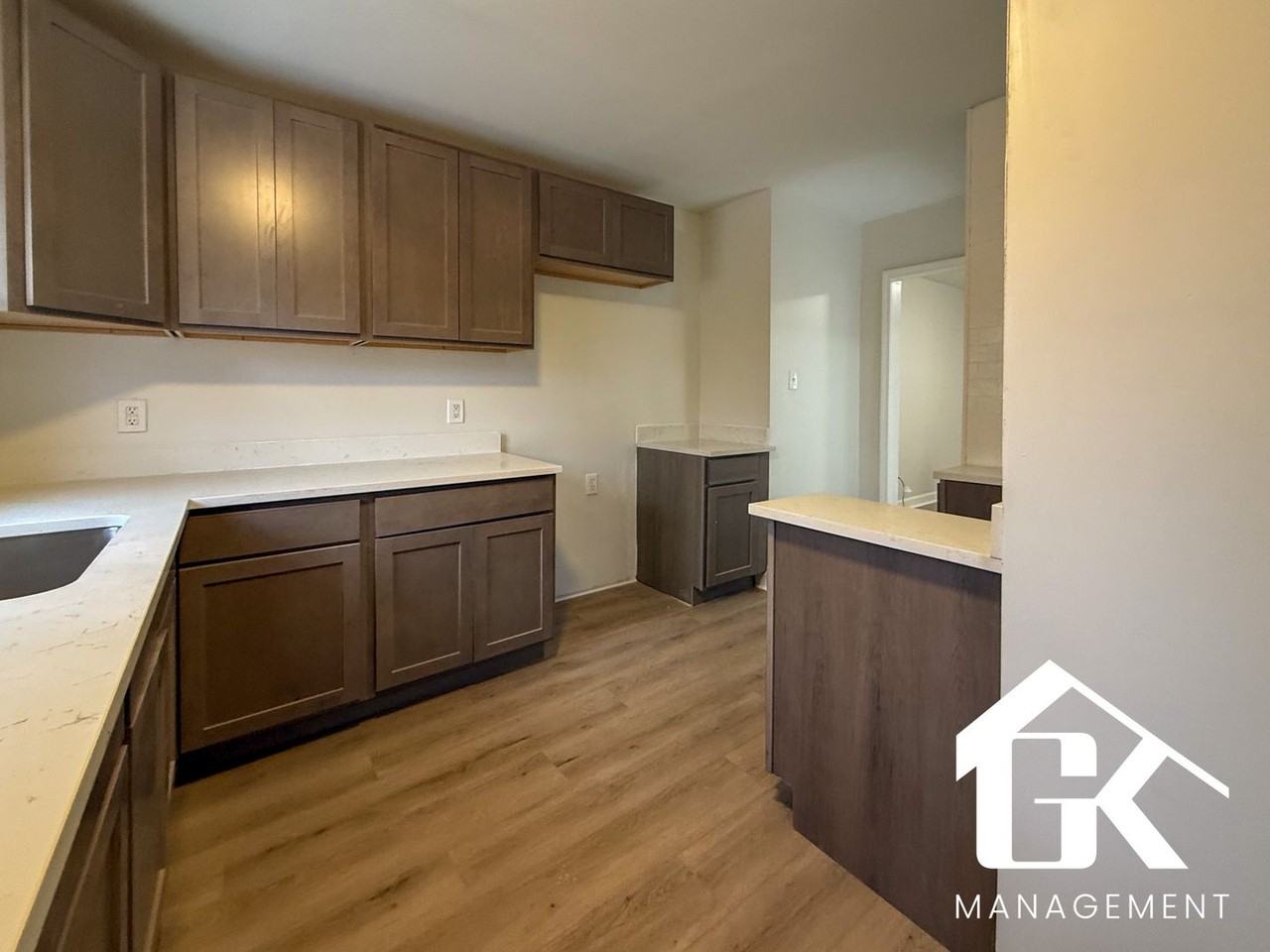 16595 Ardmore St - Photo 2 of 18