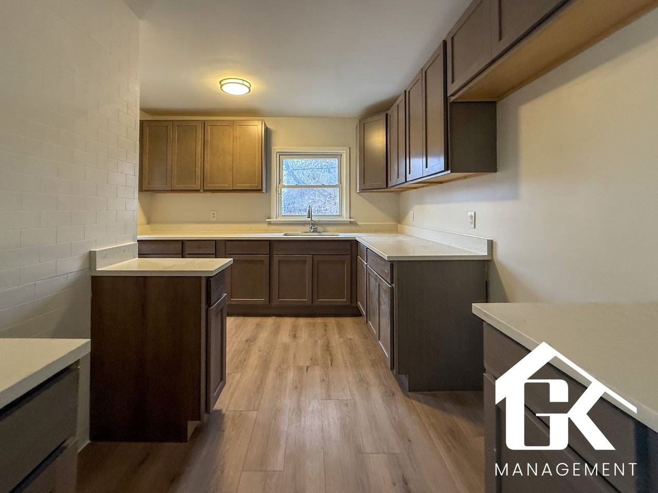 16595 Ardmore St - Photo 3 of 18