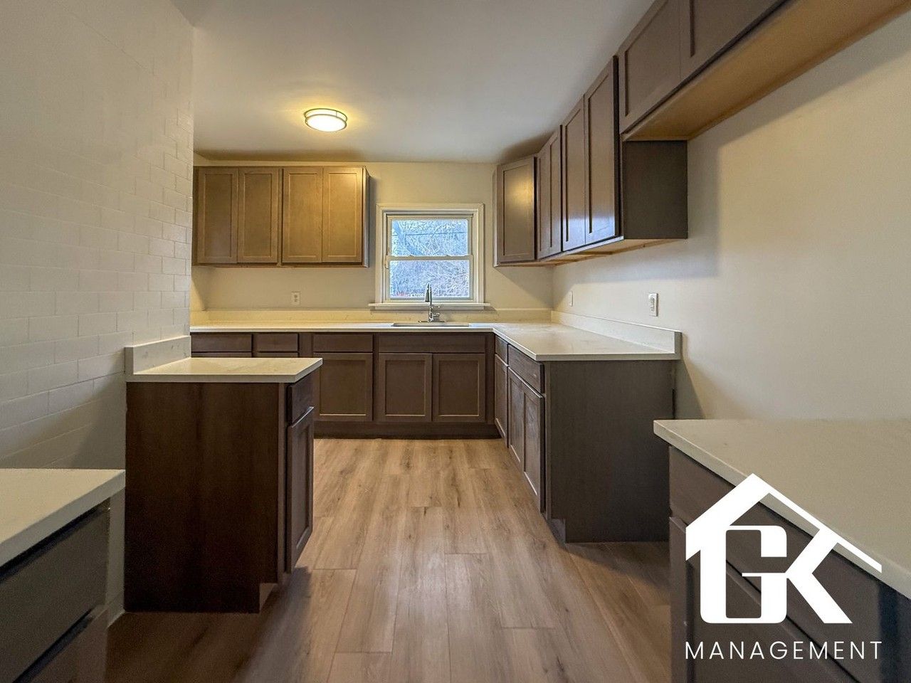 16595 Ardmore St - Photo 4 of 18