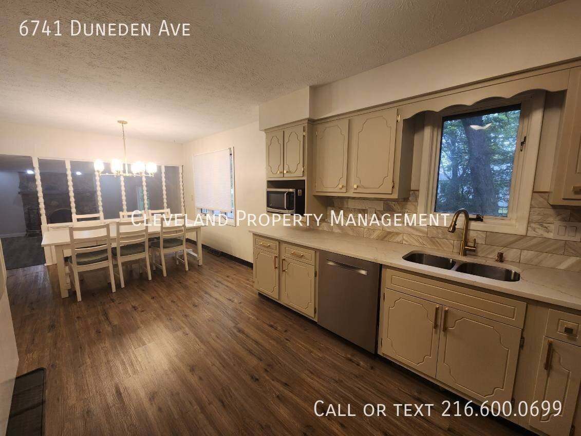6741 Duneden Ave - Photo 5 of 22
