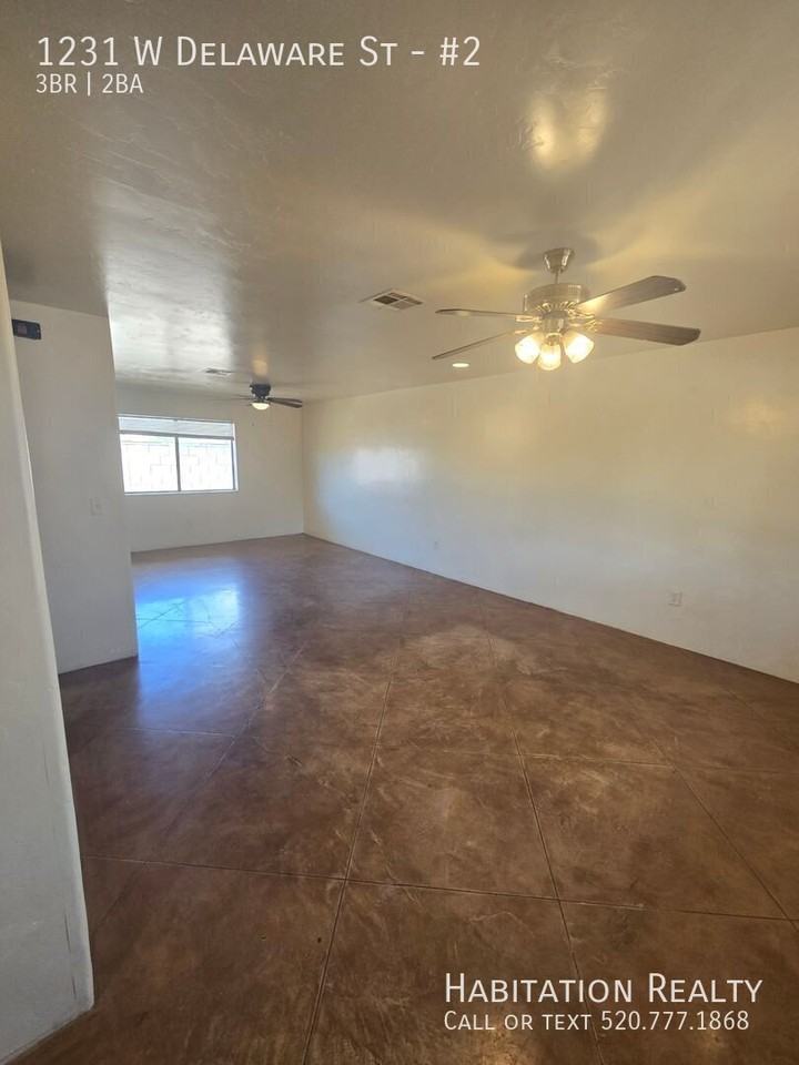 1231 W Delaware St #2 - Photo 3 of 13