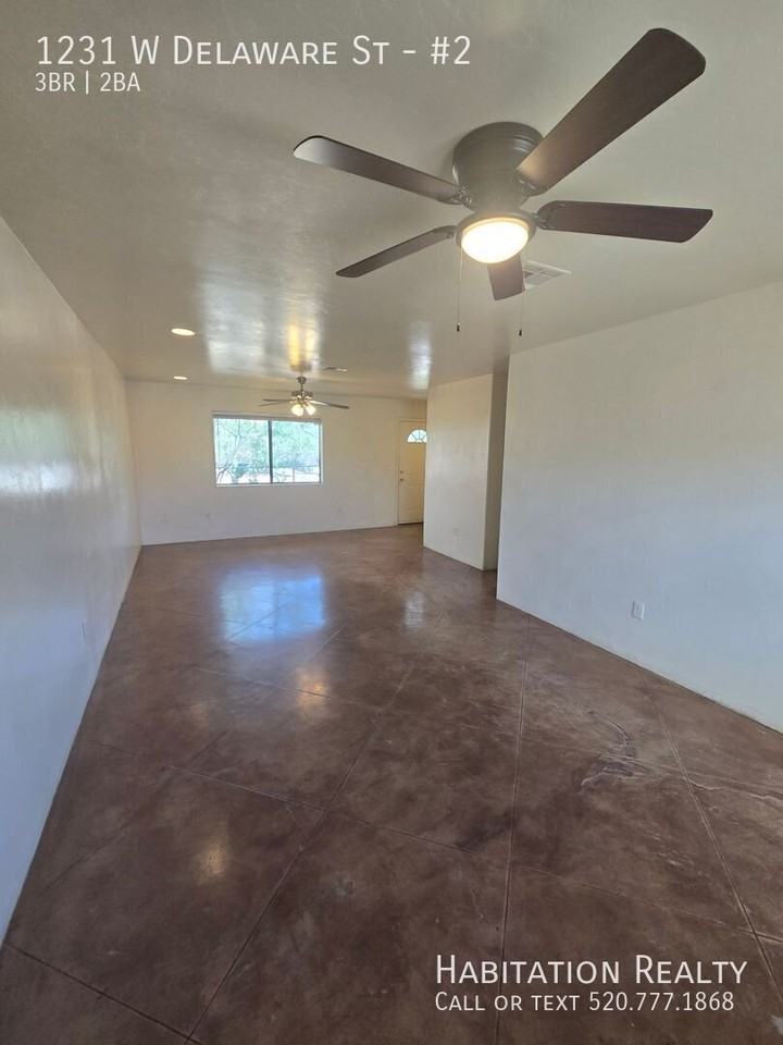1231 W Delaware St #2 - Photo 4 of 13