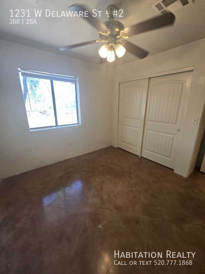 1231 W Delaware St #2 - Photo 5 of 13