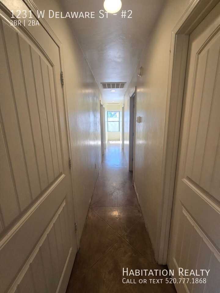 1231 W Delaware St #2 - Photo 6 of 13