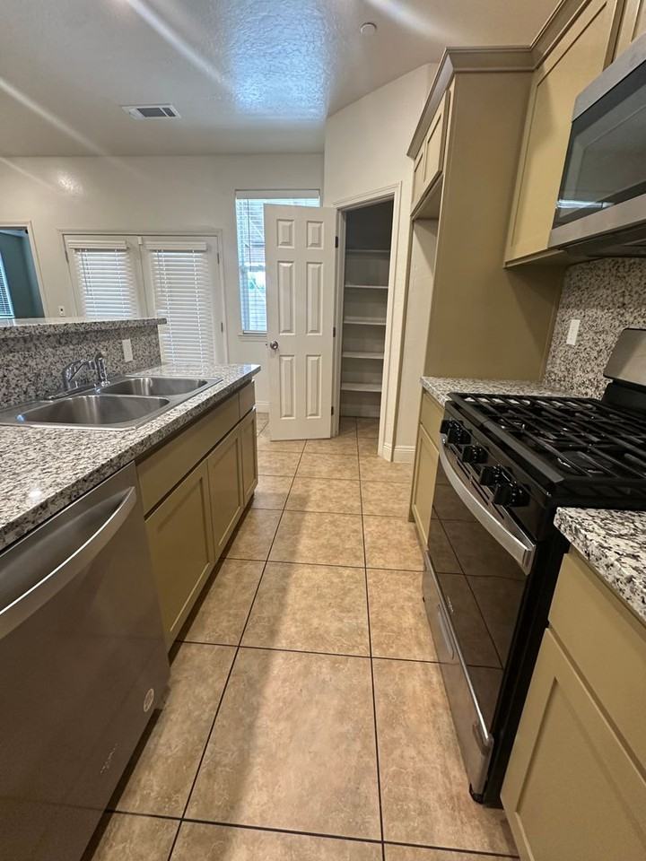 13523 E Ann Ave - Photo 7 of 28