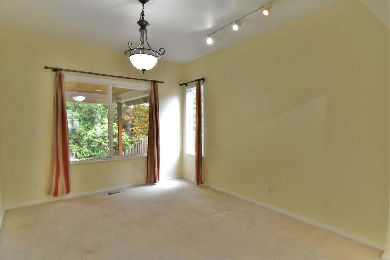 12825 68th Ave Se - Photo 5 of 27