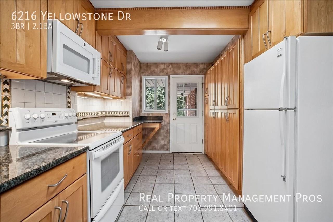 6216 Yellowstone Dr - Photo 6 of 50