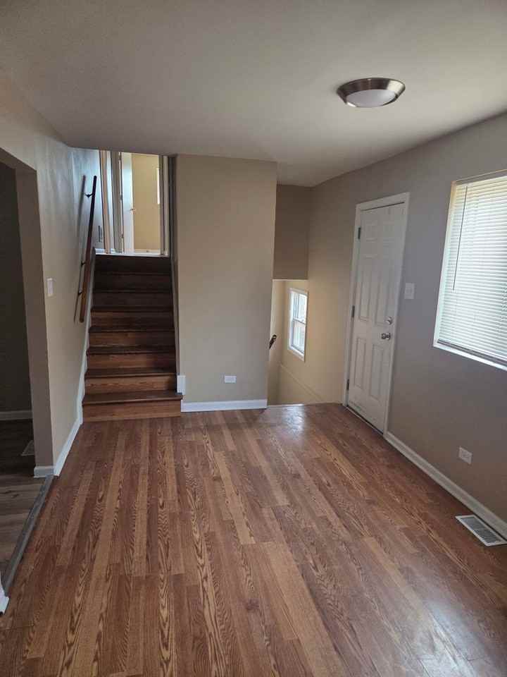 7514 S Winchester Ave - Photo 5 of 20