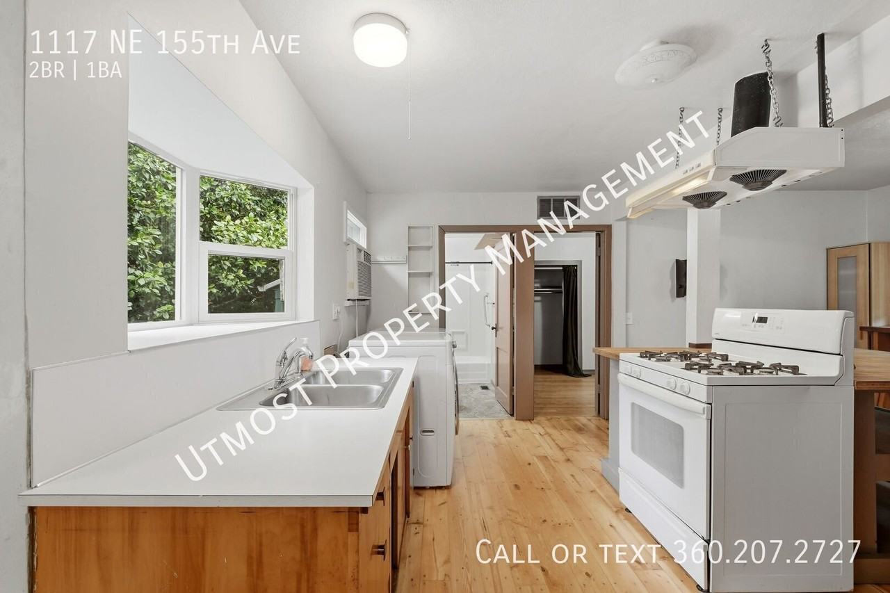 1117 Ne 155th Ave - Photo 2 of 12