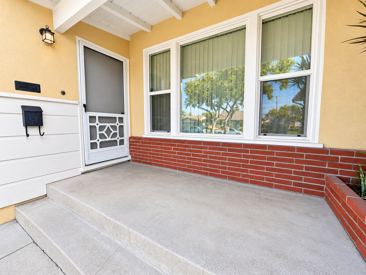 14345 Ramo Dr - Photo 2 of 11