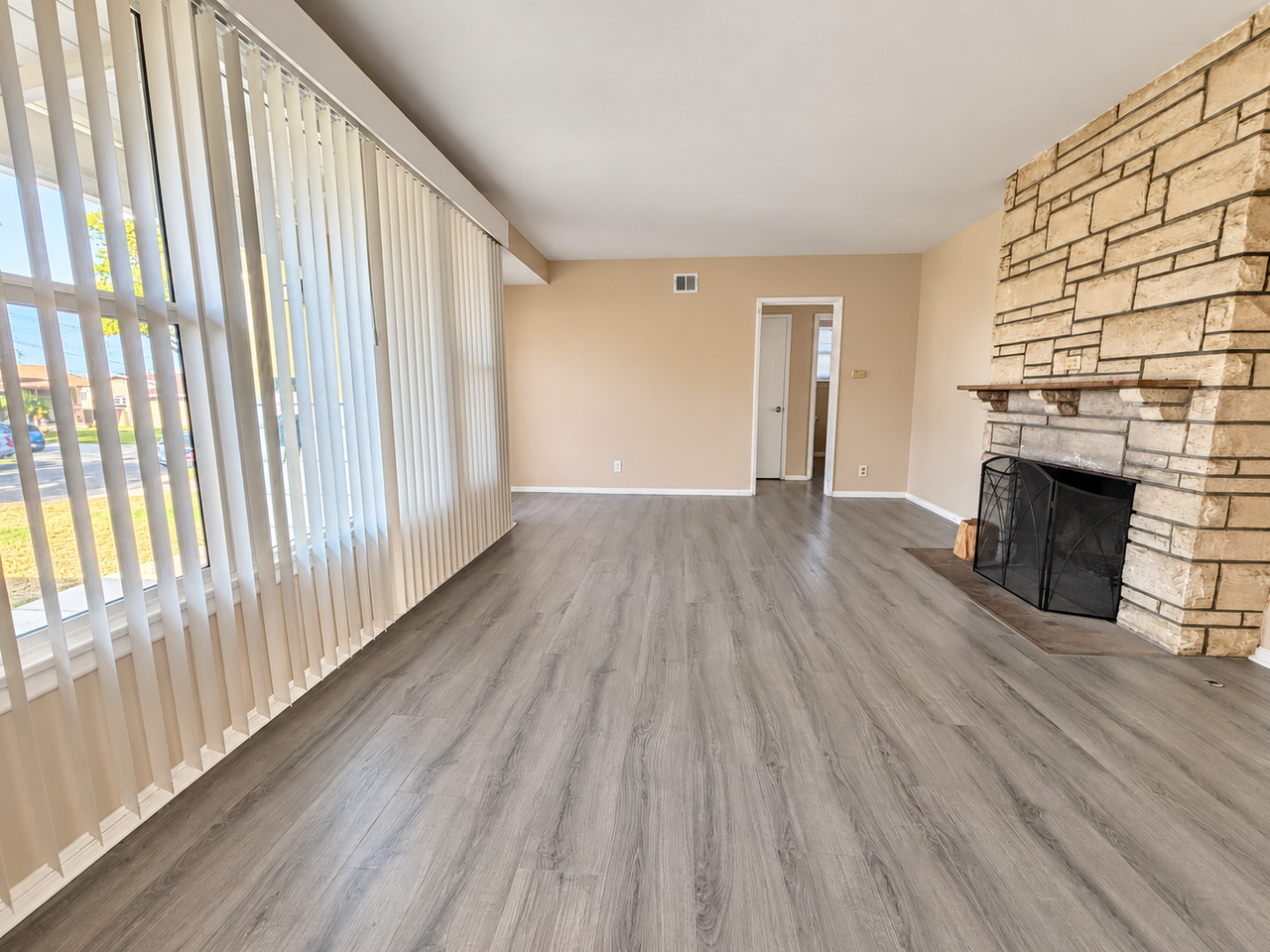 14345 Ramo Dr - Photo 5 of 11