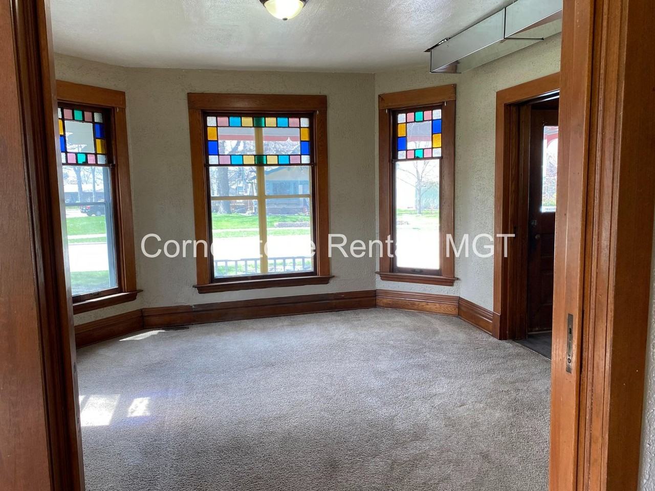360 College St Sw - Photo 5 of 34
