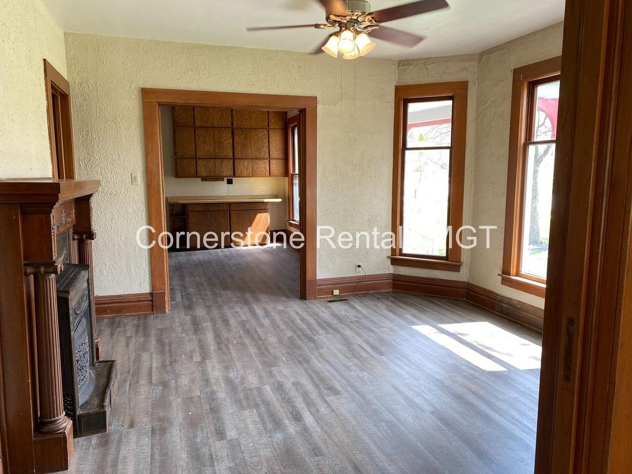 360 College St Sw - Photo 6 of 34