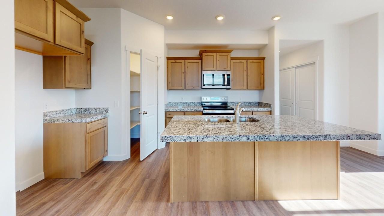 407 N 300 W - Photo 5 of 22