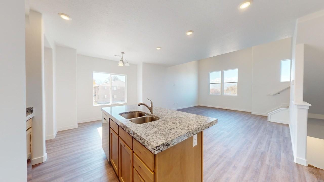 407 N 300 W - Photo 7 of 22