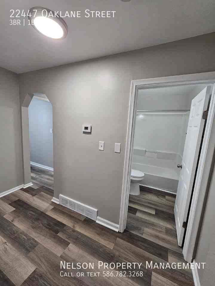 22447 Oaklane St - Photo 5 of 20