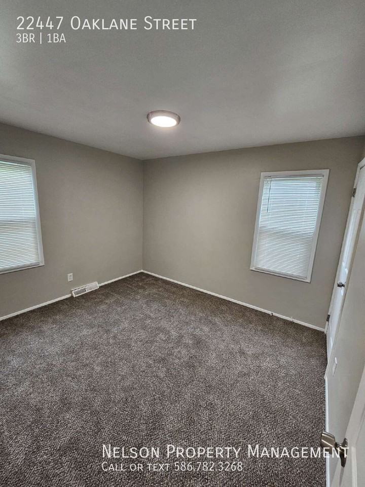 22447 Oaklane St - Photo 6 of 20
