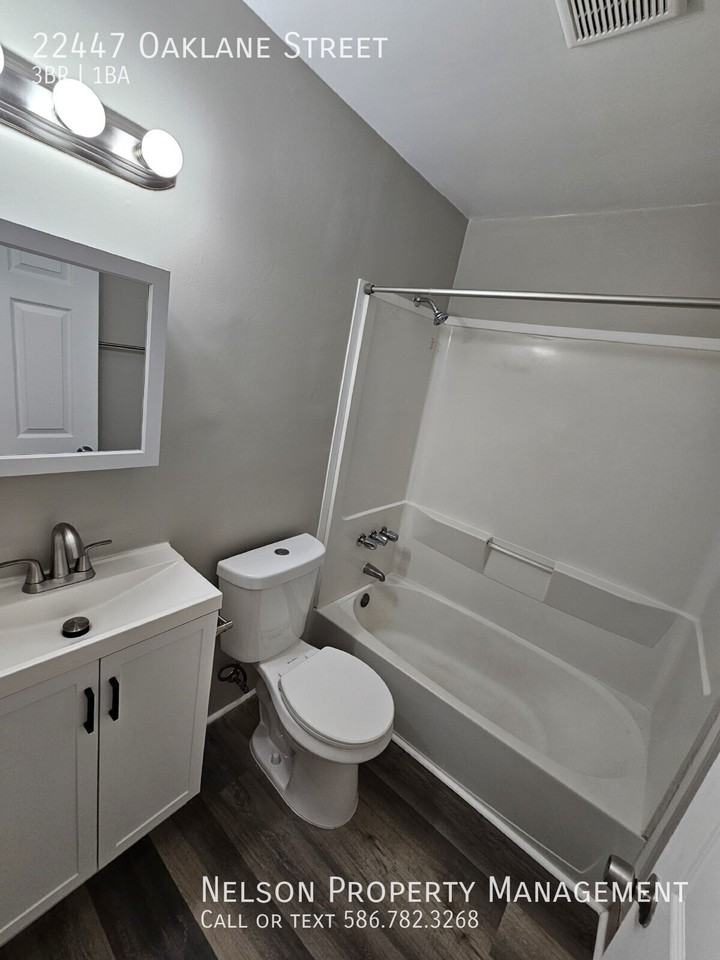 22447 Oaklane St - Photo 7 of 20