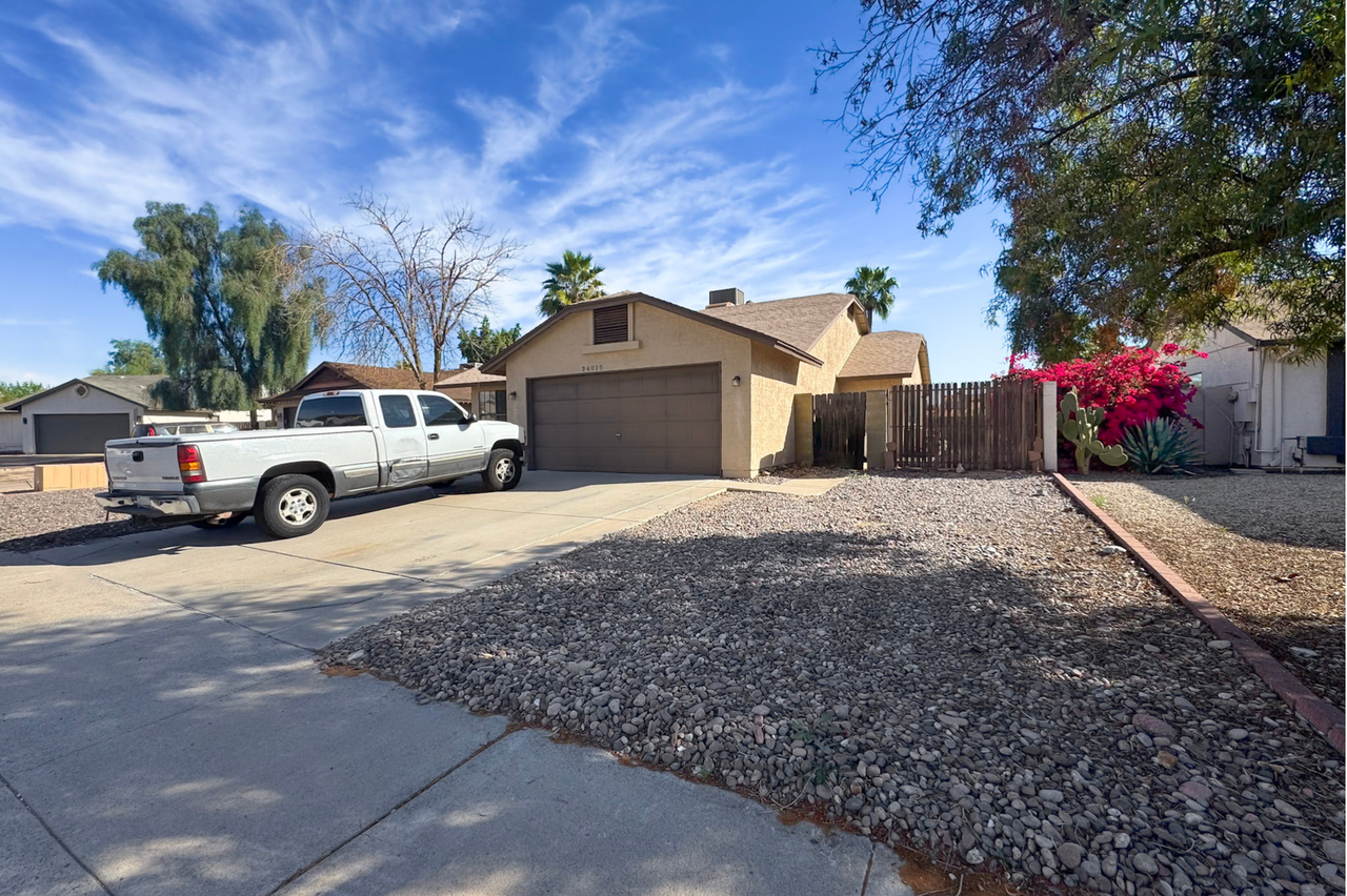 24025 N 39th Ln - Photo 3 of 16