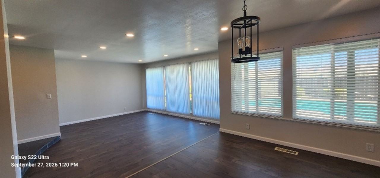 55 Emerald Cir - Photo 4 of 33