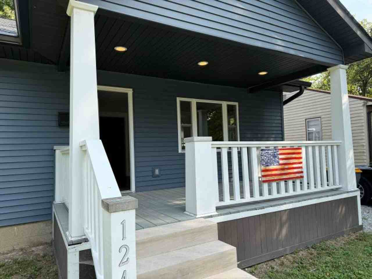 124 N Bryan Ave - Photo 2 of 19
