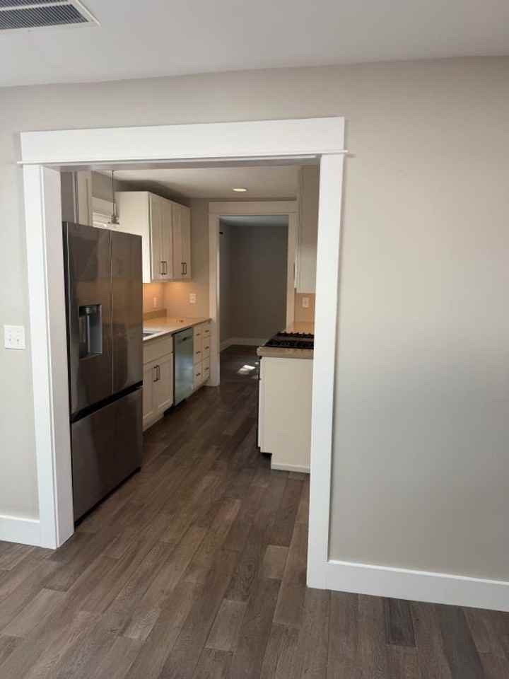 124 N Bryan Ave - Photo 6 of 19